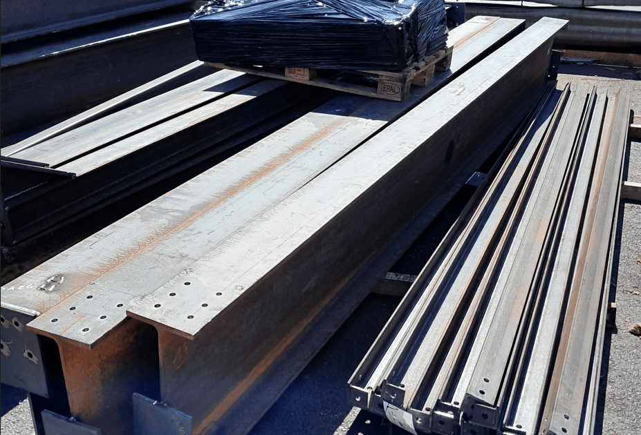 Structure métallique en acier brut avant galvanisation (94)